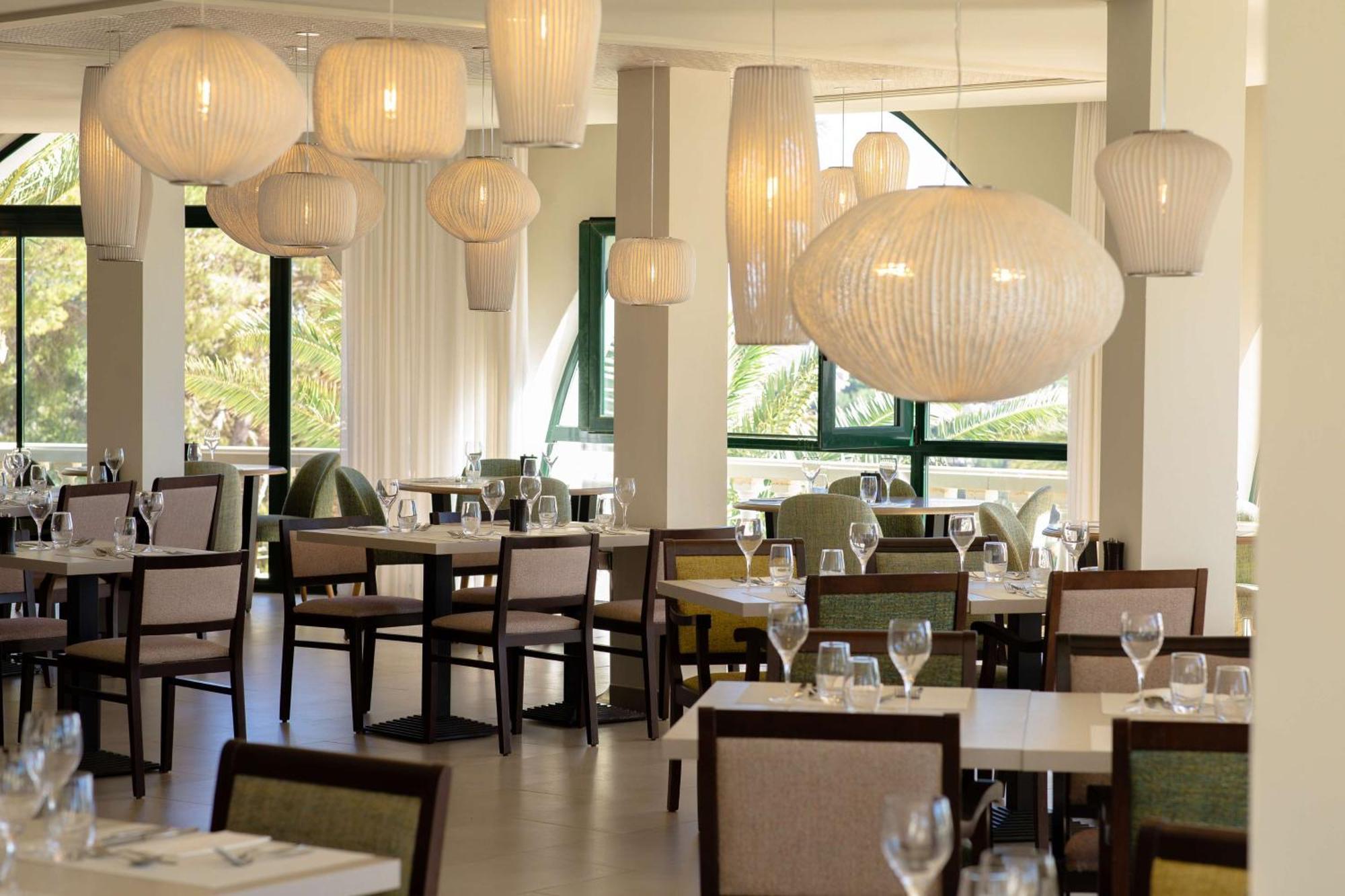 Hilton Mallorca Galatzo Peguera Ngoại thất bức ảnh Restaurant