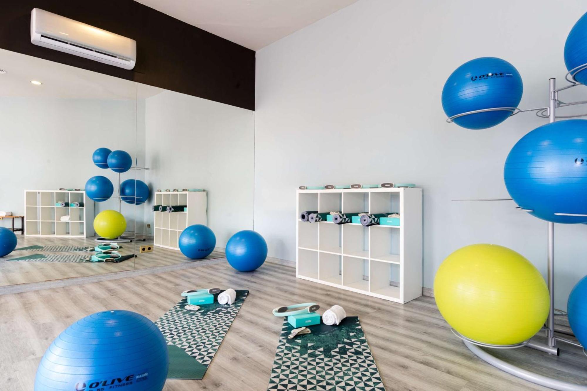 Hilton Mallorca Galatzo Peguera Ngoại thất bức ảnh A typical Pilates studio