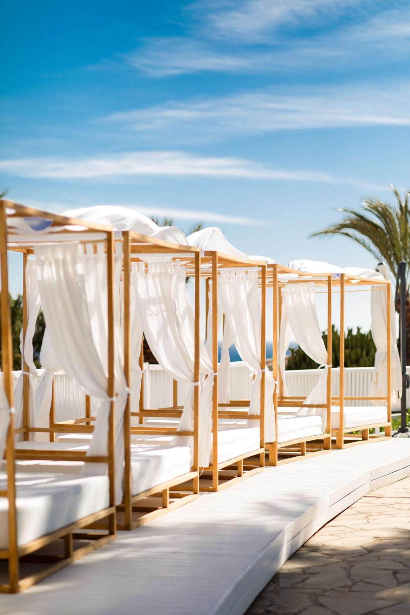 Hilton Mallorca Galatzo Peguera Ngoại thất bức ảnh Cabanas at Nikki Beach Club, Porto Cervo, Sardinia