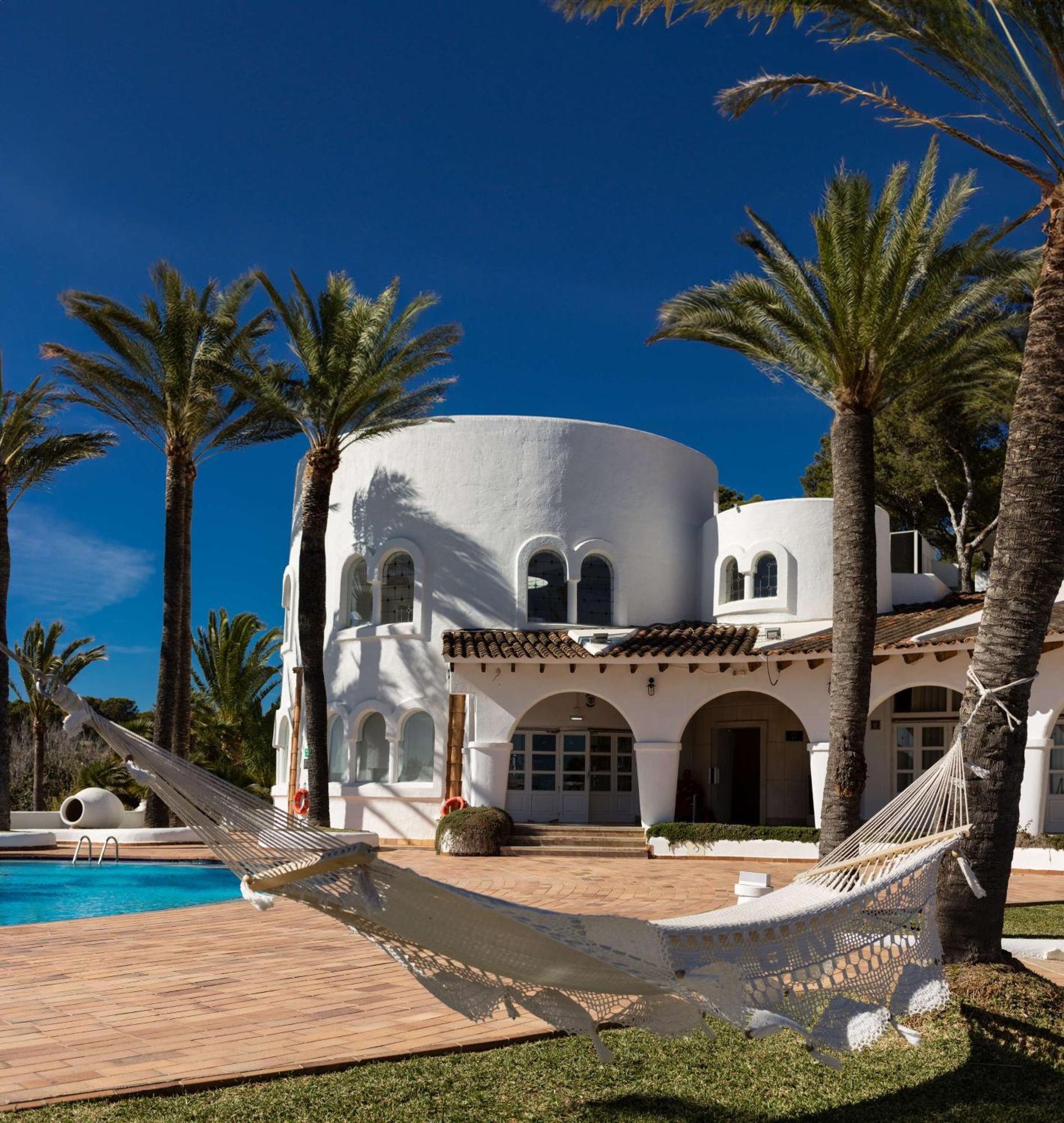 Hilton Mallorca Galatzo Peguera Ngoại thất bức ảnh The hotel's main building